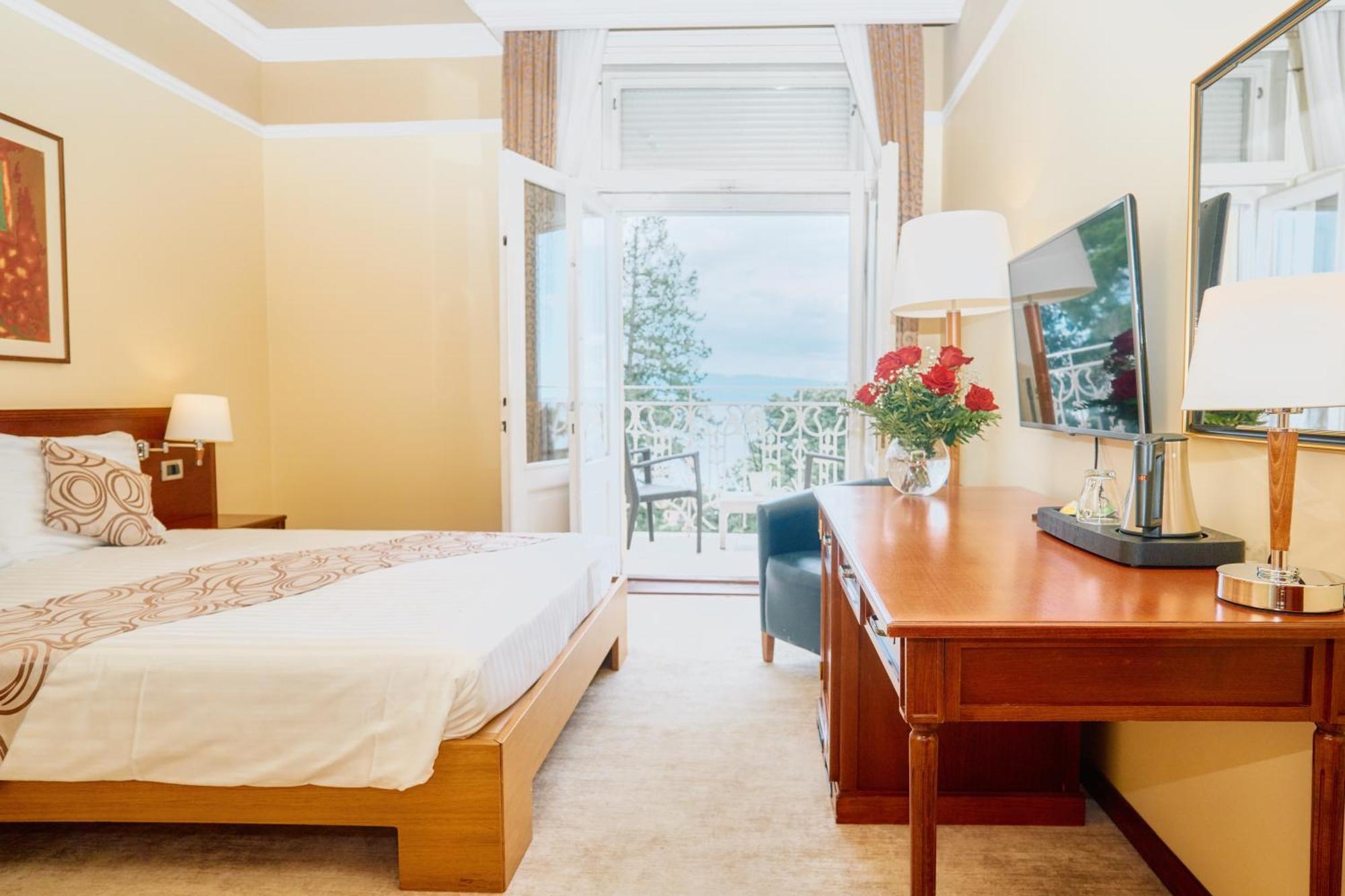 Bristol Hotel Οπατία Εξωτερικό φωτογραφία
